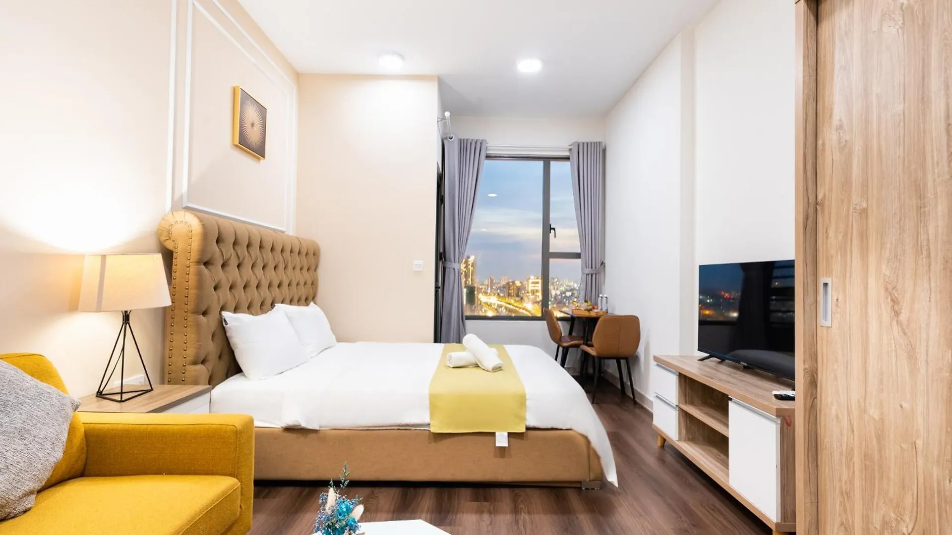 Rem Rivergate Garden Pool Signature - Free 4G Sim For 3 Nights Booking Πόλη Χο Τσι Μινχ