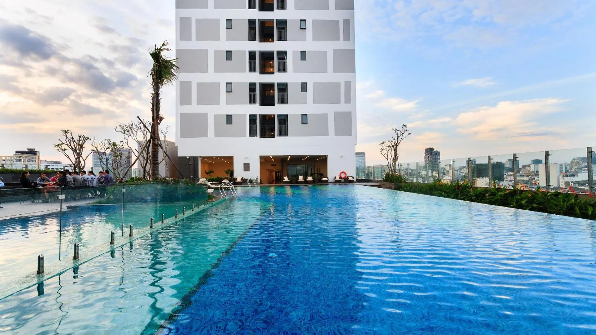 Rem Rivergate Garden Pool Signature - Free 4G Sim For 3 Nights Booking Thành Pho Ho Chí Minh 0*,  Vietnam