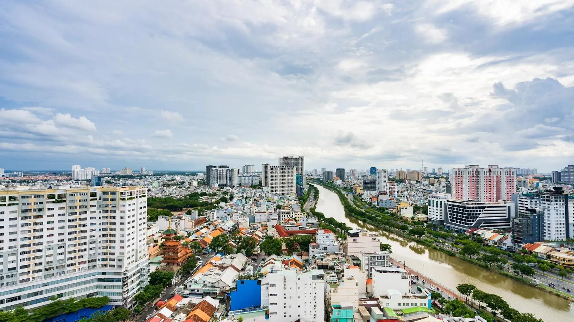 Rem Rivergate Garden Pool Signature - Free 4G Sim For 3 Nights Booking Thành Pho Ho Chí Minh Aparthotel